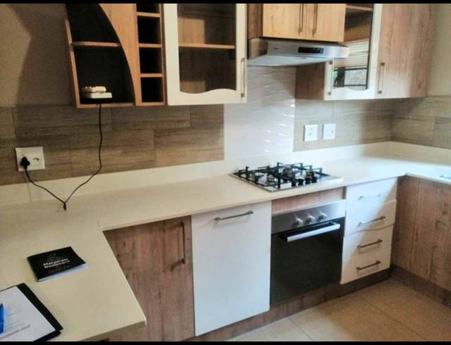 2 BEDROOM TOWNHOUSE FOR SALE IN ANNLIN